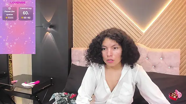 angelita martins online show from November 25, 2025, 8:09 pm