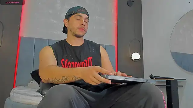 Liam walk  online show from March 9, 2026, 11:09 pm