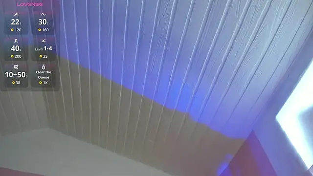 JuliethMoss online show from April 7, 2026, 7:14 pm