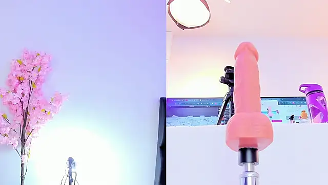 Snapshot of maily_zanss chatting on February 13, 2026, 7:43 pm maily zanss online show from February 13, 2026, 7:43 pm