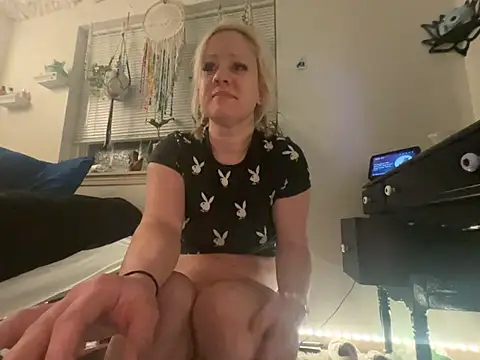 Snapshot of prettylilandrea chatting on March 26, 2026, 7:36 am prettylilandrea online show from March 26, 2026, 7:36 am