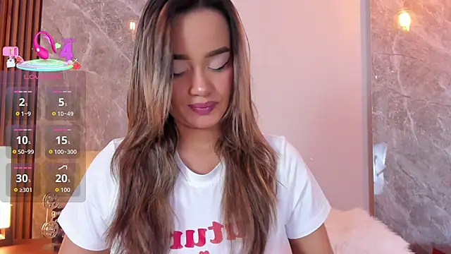 Emma hunter  online show from October 6, 2025, 3:48 am