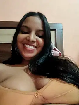 Snapshot of Maahhii_2 chatting on July 18, 2026, 8:23 pm Maahhii 2 online show from July 18, 2026, 8:23 pm
