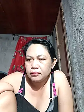 Snapshot of Everleigh_mom chatting on September 17, 2025, 7:48 pm Everleigh mom online show from September 17, 2025, 7:48 pm