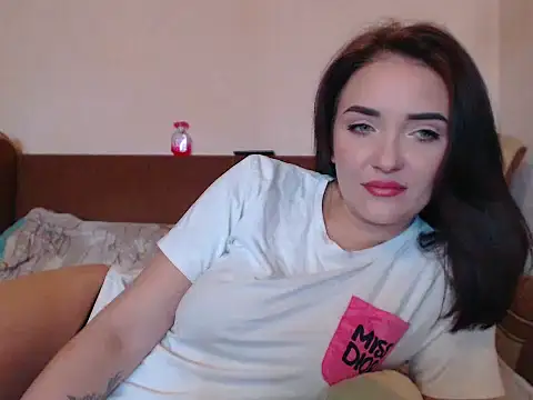 Snapshot of Veronica-Luxs chatting on October 7, 2025, 11:40 am Veronica-Luxs online show from October 7, 2025, 11:40 am