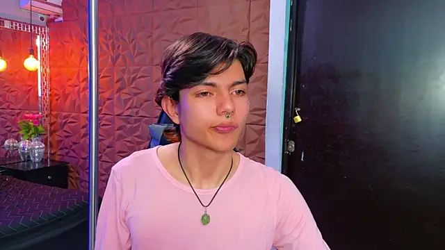 Snapshot of alandelrey57 chatting on September 16, 2025, 4:46 am alandelrey57 online show from September 16, 2025, 4:46 am