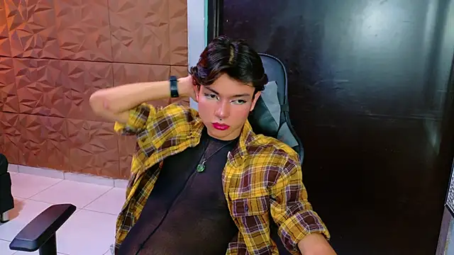 Snapshot of alandelrey57 chatting on September 24, 2025, 4:05 am alandelrey57 online show from September 24, 2025, 4:05 am