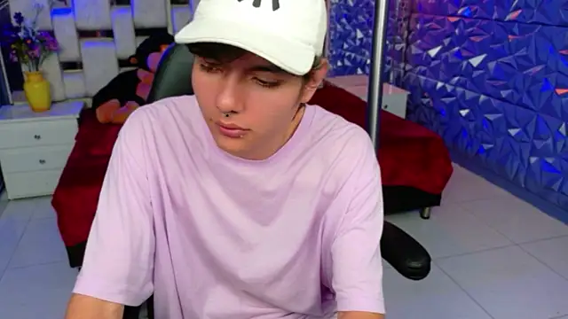 alandelrey57 online show from March 22, 2026, 10:02 pm