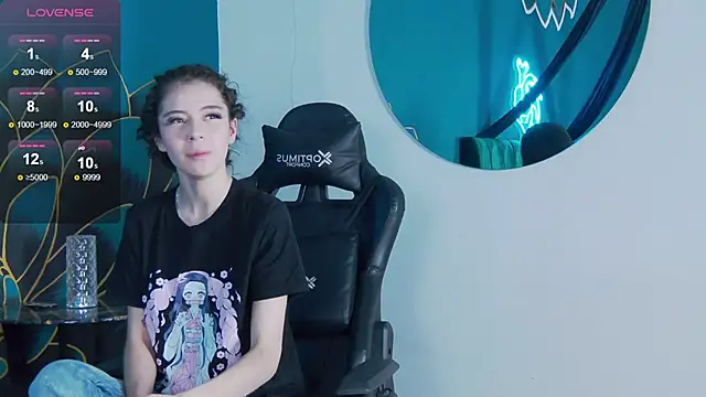 Snapshot of RavennMoonn chatting on September 13, 2025, 7:46 pm RavennMoonn online show from September 13, 2025, 7:46 pm