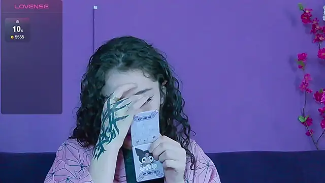 Snapshot of RavennMoonn chatting on September 16, 2025, 7:59 pm RavennMoonn online show from September 16, 2025, 7:59 pm