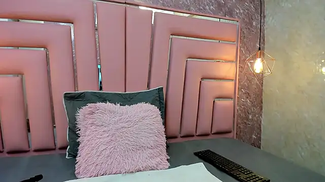 ALYANNA HOT  online show from January 9, 2026, 11:57 am