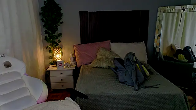 kataleya 29 online show from November 27, 2025, 2:52 pm