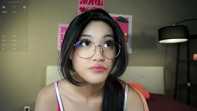 Snapshot of FancyEsten chatting on October 3, 2025, 8:44 am FancyEsten online show from October 3, 2025, 8:44 am