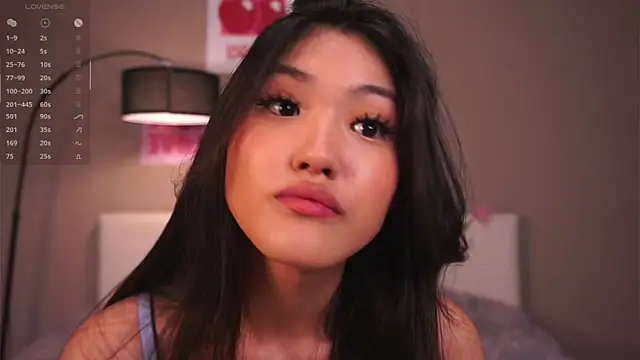 Snapshot of FancyEsten chatting on October 16, 2025, 8:37 am FancyEsten online show from October 16, 2025, 8:37 am