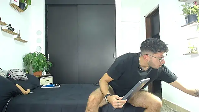 Snapshot of Borsalino_Adam chatting on November 13, 2025, 8:08 pm Borsalino Adam online show from November 13, 2025, 8:08 pm