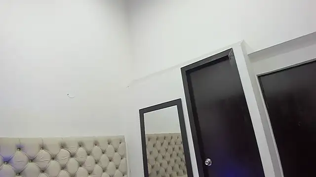 AbbyBeck online show from November 14, 2025, 10:47 am