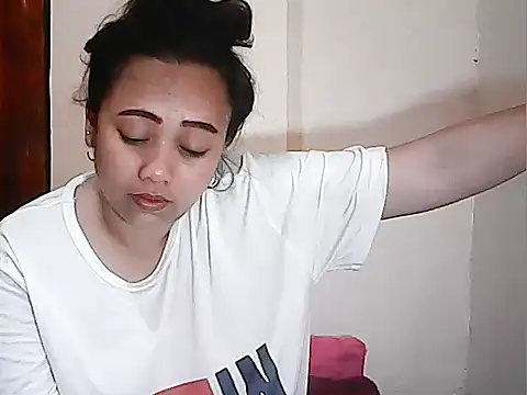 Snapshot of Pinay_Chubby20 chatting on April 16, 2026, 9:39 pm Pinay Chubby20 online show from April 16, 2026, 9:39 pm