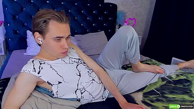 WilliamDyson online show from September 29, 2025, 3:22 am