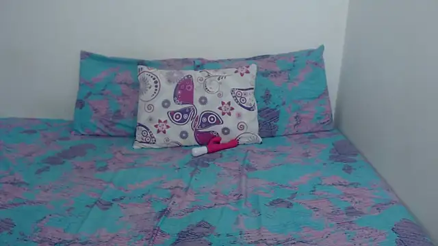 Tiiana online show from November 14, 2025, 5:11 pm