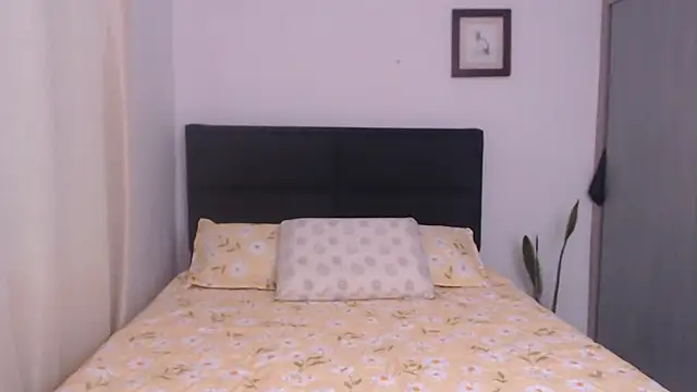 Tiiana online show from January 13, 2026, 8:25 pm