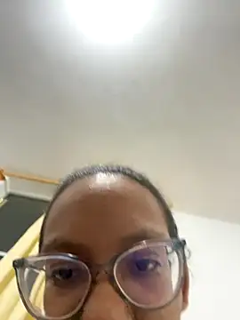 Snapshot of Valen1800 chatting on September 10, 2025, 2:00 am Valen1800 online show from September 10, 2025, 2:00 am