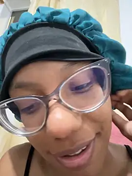 Snapshot of Valen1800 chatting on September 30, 2025, 2:05 am Valen1800 online show from September 30, 2025, 2:05 am