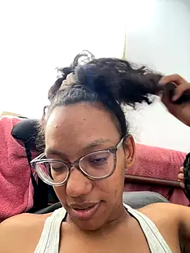 Snapshot of Valen1800 chatting on October 5, 2025, 2:15 pm Valen1800 online show from October 5, 2025, 2:15 pm