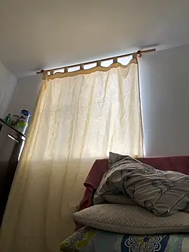 Snapshot of Valen1800 chatting on November 13, 2025, 7:02 pm Valen1800 online show from November 13, 2025, 7:02 pm