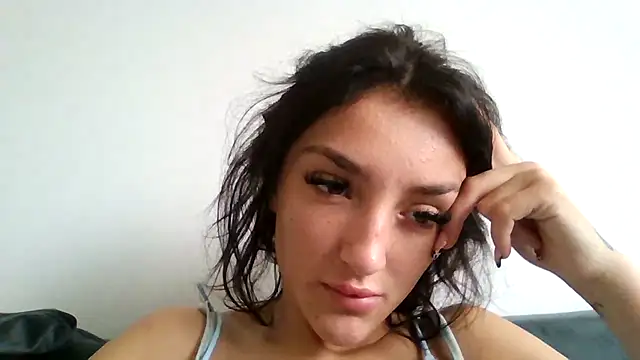 naughtybella05 online show from October 22, 2025, 10:26 am