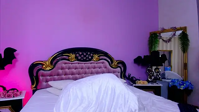 Snapshot of BellaHex chatting on November 3, 2025, 6:09 pm BellaHex online show from November 3, 2025, 6:09 pm