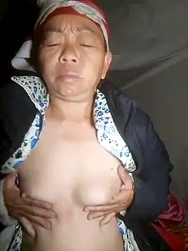 VangLe73 online show from October 27, 2025, 11:20 pm