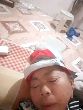 VangLe73 online show from December 5, 2025, 1:52 pm