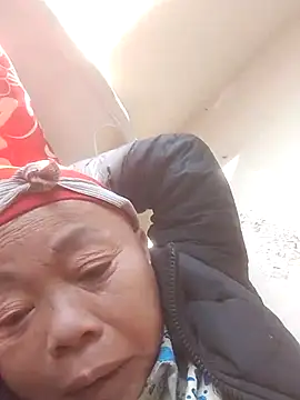 VangLe73 online show from December 15, 2025, 6:06 am