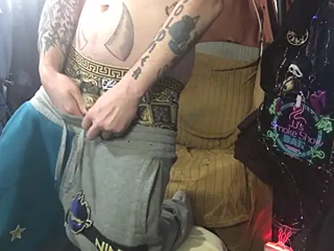 imglorious1010 online show from February 26, 2026, 4:22 am