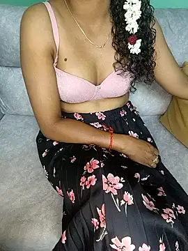 Snapshot of Tamilpallavi chatting on October 21, 2025, 9:37 pm Tamilpallavi online show from October 21, 2025, 9:37 pm