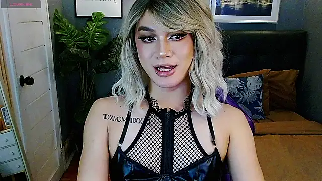 Skylar Ravenscroft online show from January 17, 2026, 4:17 am