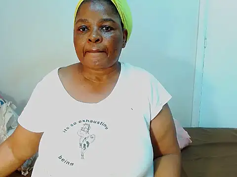 Snapshot of Love-Racheal75 chatting on October 4, 2025, 7:17 am Love-Racheal75 online show from October 4, 2025, 7:17 am