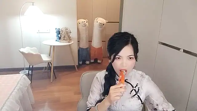 XiaoAnQi online show from September 21, 2025, 1:35 pm