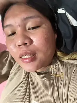 Snapshot of pinay_tynee chatting on October 16, 2025, 2:23 am pinay tynee online show from October 16, 2025, 2:23 am