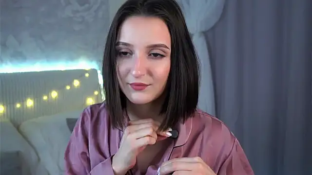 FalineBeacher online show from April 10, 2026, 1:11 am