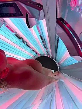 Snapshot of JustYourNormalCouple chatting on October 4, 2025, 12:47 pm JustYourNormalCouple online show from October 4, 2025, 12:47 pm