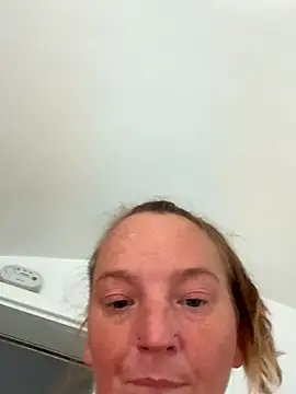 Snapshot of JustYourNormalCouple chatting on November 6, 2025, 11:22 am JustYourNormalCouple online show from November 6, 2025, 11:22 am