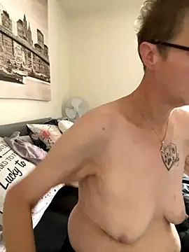 Snapshot of Curvy-Jinx chatting on October 10, 2025, 7:40 am Curvy-Jinx online show from October 10, 2025, 7:40 am