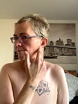 Snapshot of Curvy-Jinx chatting on October 28, 2025, 9:02 am Curvy-Jinx online show from October 28, 2025, 9:02 am