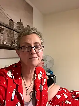 Curvy-Jinx online show from December 14, 2025, 8:35 pm