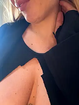 sailor titti online show from January 7, 2026, 12:29 pm