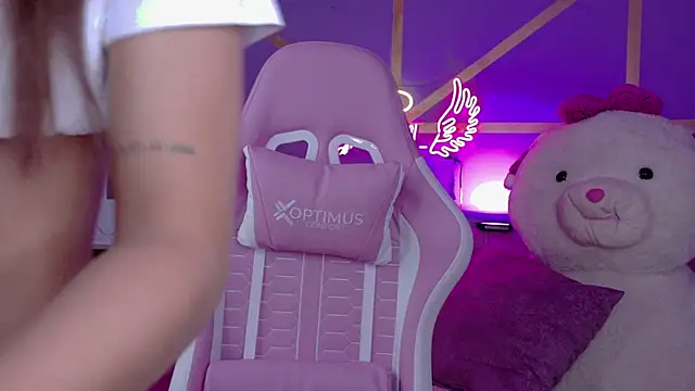 Snapshot of Chloegi__ chatting on September 22, 2025, 11:56 am Chloegi online show from September 22, 2025, 11:56 am