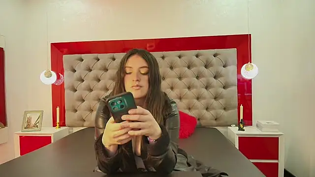 Snapshot of BrithaniKy chatting on November 12, 2025, 7:57 pm BrithaniKy online show from November 12, 2025, 7:57 pm