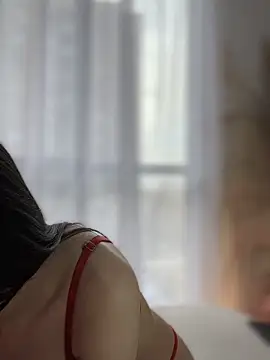 Sofi Leal online show from October 6, 2025, 12:02 pm