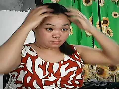 Snapshot of CreamyPussy4uxx chatting on October 10, 2025, 6:40 pm CreamyPussy4uxx online show from October 10, 2025, 6:40 pm